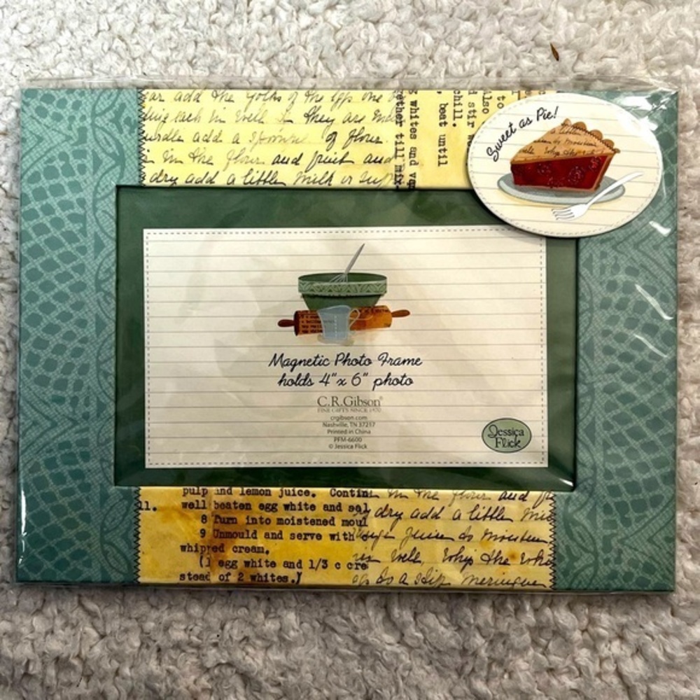 C.R. Gibson Sweet & Spicy Magnetic Photo Frame